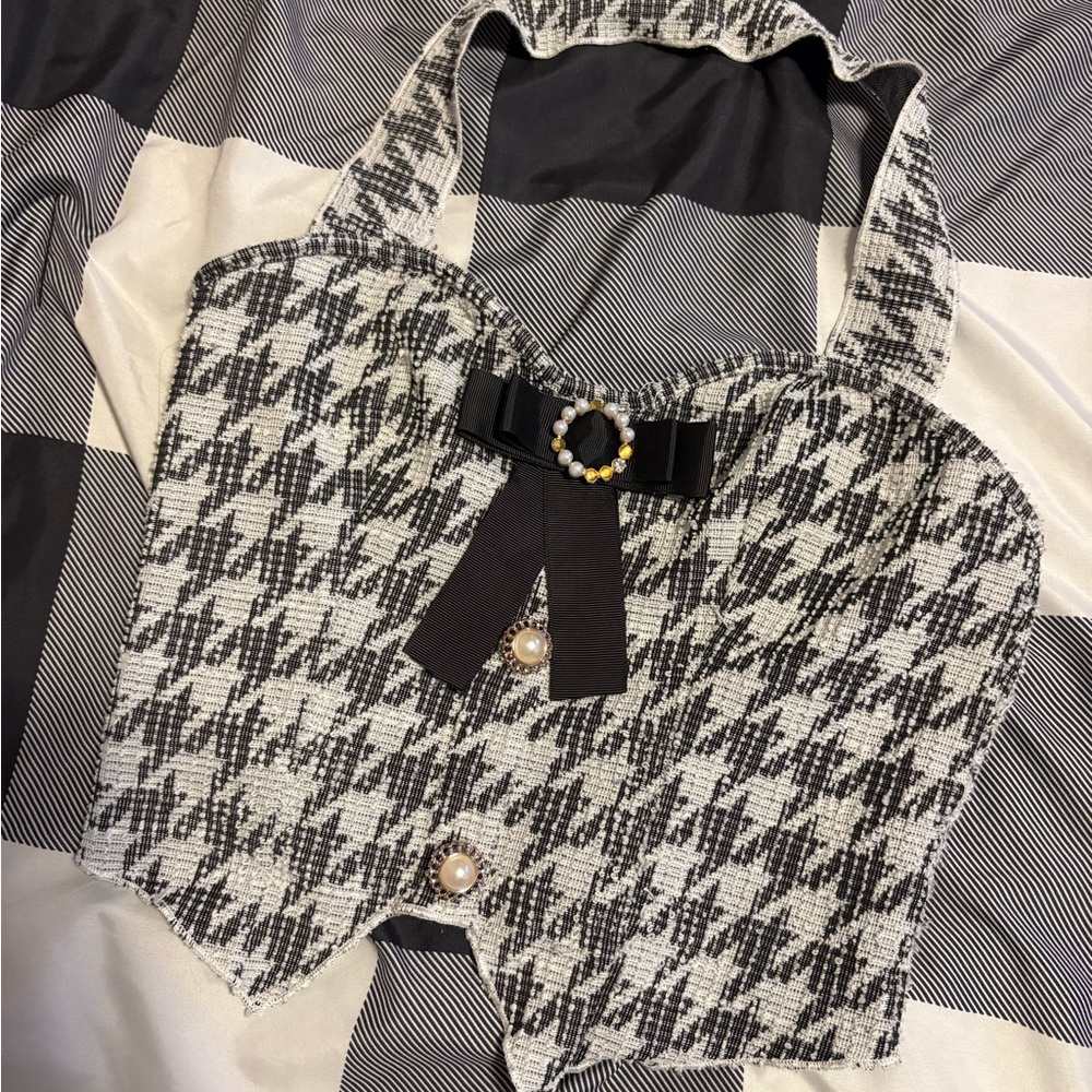 SHEIN Black and White Houndstooth Top